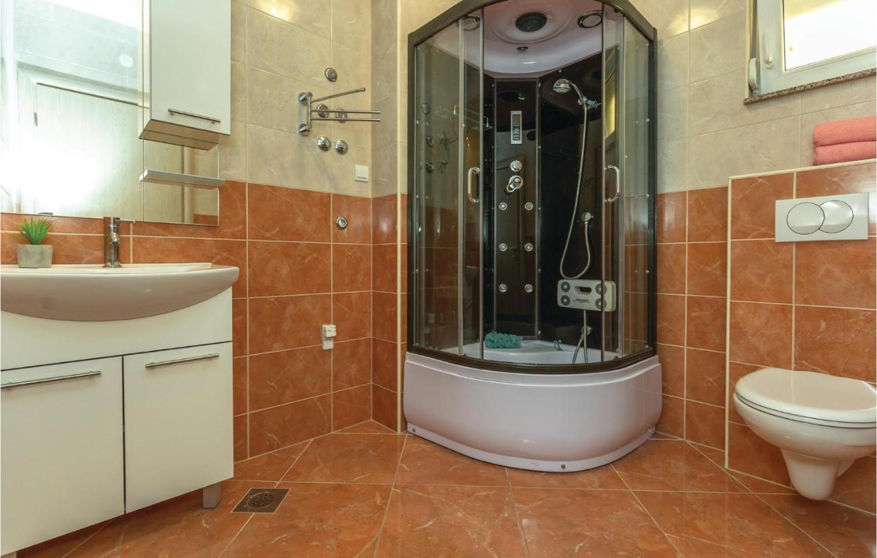 Amazing Apartment In Krvavica With Wifi エクステリア 写真